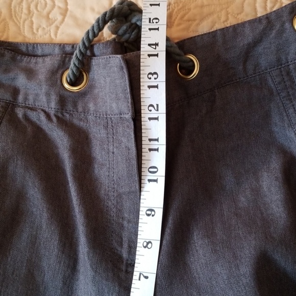 Larry Levine Stretch Capris - Picture 5 of 8